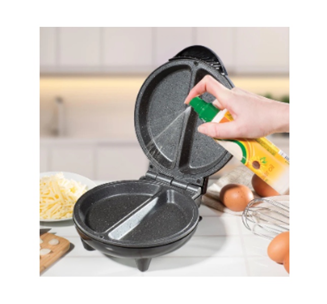 Daewoo Non Stick Deep Fill Omelette Maker 750 Watt